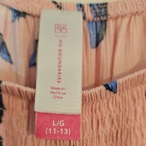 No Boundaries Coral Woman Top